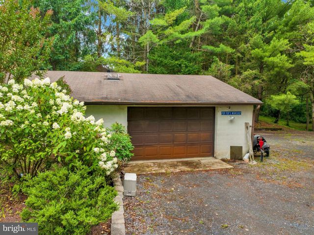 620 GOUGLERSVILLE RD, Reading, PA 19608