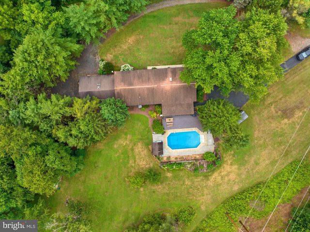 620 GOUGLERSVILLE RD, Reading, PA 19608