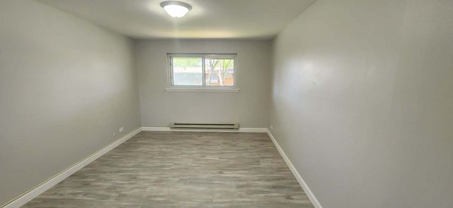 1910 W HATHERLEIGH Court 2D, Mount Prospect, IL 60056