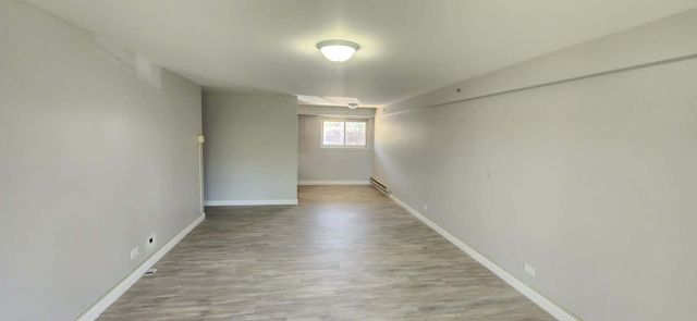 1910 W HATHERLEIGH Court 2D, Mount Prospect, IL 60056