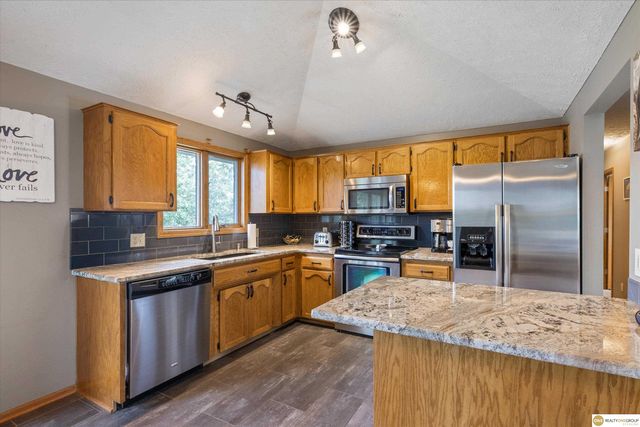 15312 Greene Avenue, Omaha, NE 68138