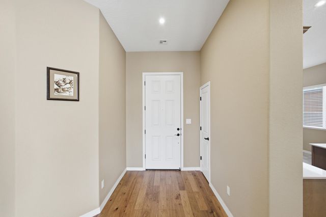 520 Pecos River Road SW, Los Lunas, NM 87031