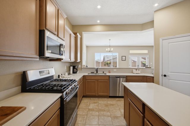 520 Pecos River Road SW, Los Lunas, NM 87031