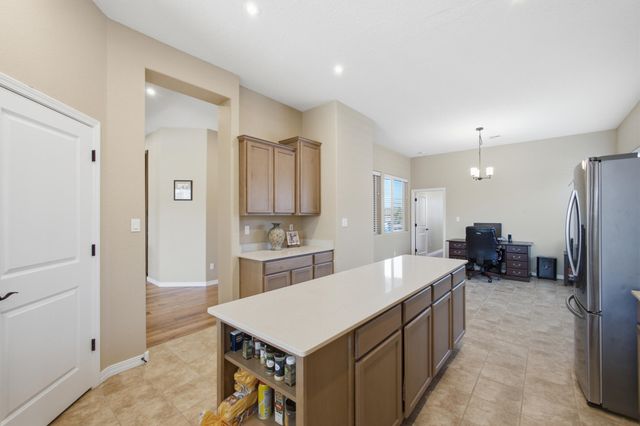 520 Pecos River Road SW, Los Lunas, NM 87031