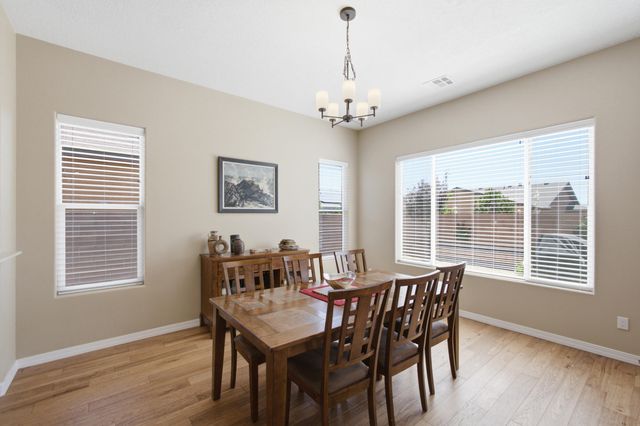 520 Pecos River Road SW, Los Lunas, NM 87031