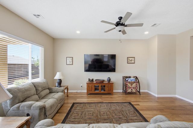 520 Pecos River Road SW, Los Lunas, NM 87031