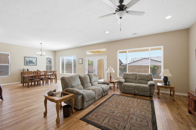 520 Pecos River Road SW, Los Lunas, NM 87031