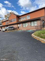 608 EASTON RD, Willow Grove, PA 19090