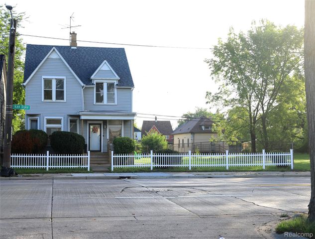 5738 Van Dyke Street, Detroit, MI 48213