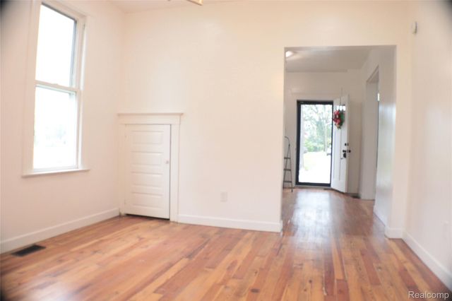 5738 Van Dyke Street, Detroit, MI 48213