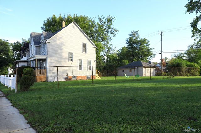 5738 Van Dyke Street, Detroit, MI 48213