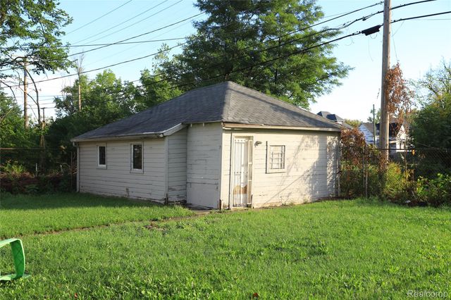 5738 Van Dyke Street, Detroit, MI 48213