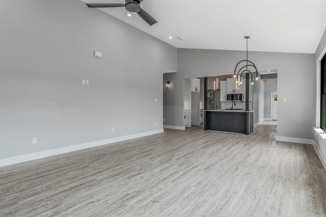 105 Easy Street, Maumelle, AR 72113