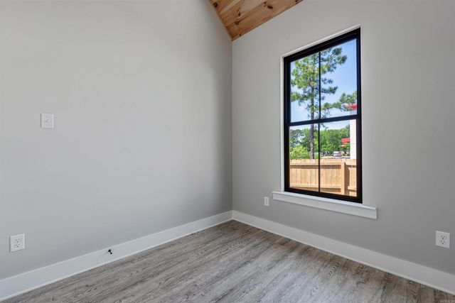 105 Easy Street, Maumelle, AR 72113