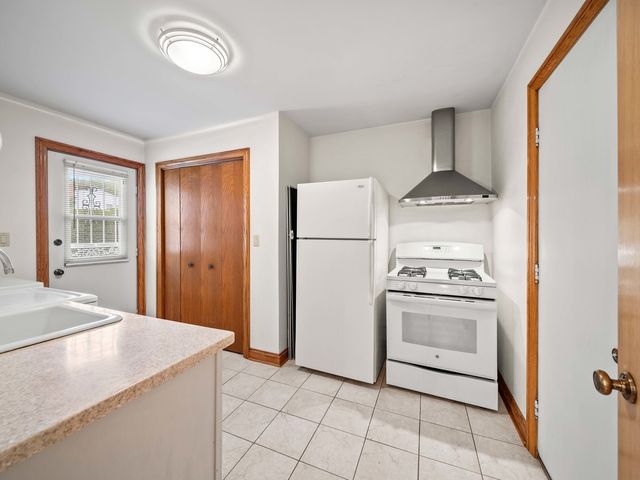 2334 Phillips Drive, Glenview, IL 60026