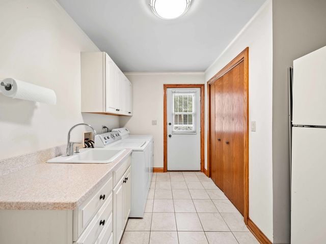 2334 Phillips Drive, Glenview, IL 60026