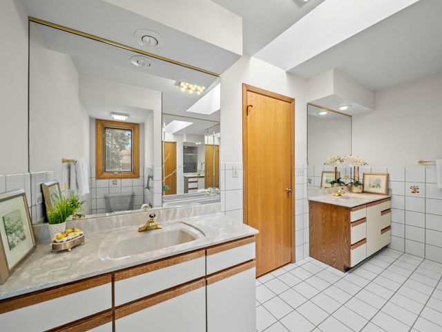 2334 Phillips Drive, Glenview, IL 60026