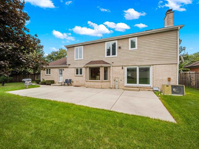 2334 Phillips Drive, Glenview, IL 60026