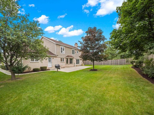 2334 Phillips Drive, Glenview, IL 60026