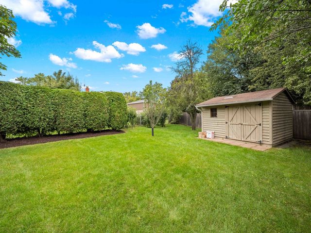 2334 Phillips Drive, Glenview, IL 60026