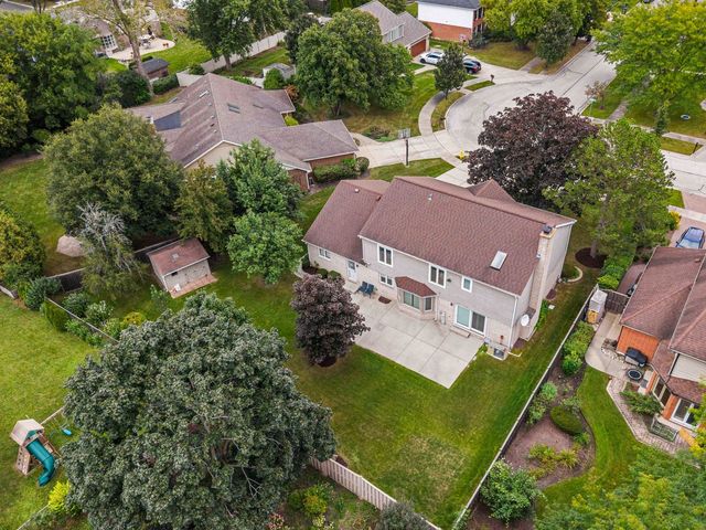 2334 Phillips Drive, Glenview, IL 60026