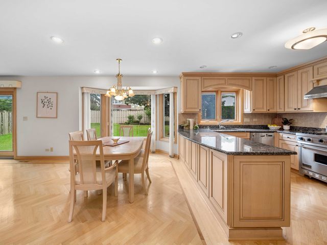 2334 Phillips Drive, Glenview, IL 60026