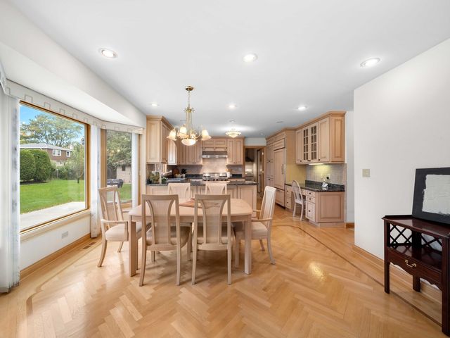 2334 Phillips Drive, Glenview, IL 60026