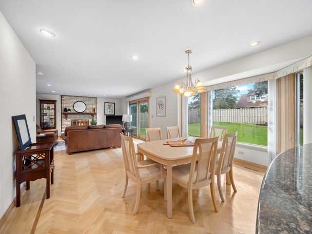 2334 Phillips Drive, Glenview, IL 60026