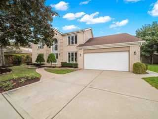 2334 Phillips Drive, Glenview, IL 60026