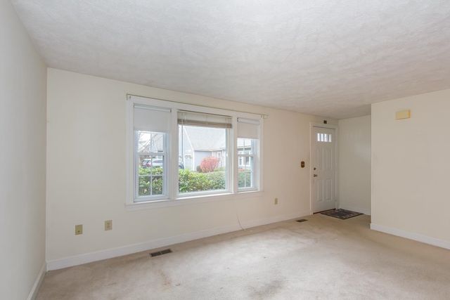 214 Winding Pond Road, Londonderry, NH 03053