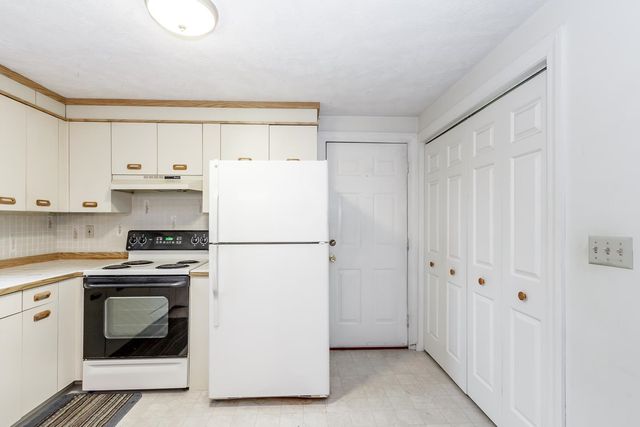 214 Winding Pond Road, Londonderry, NH 03053