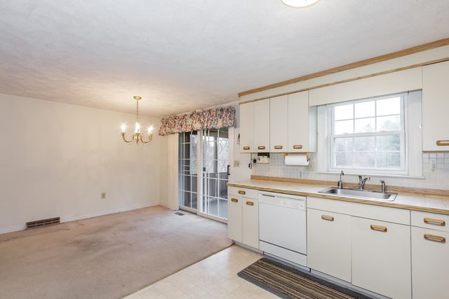 214 Winding Pond Road, Londonderry, NH 03053