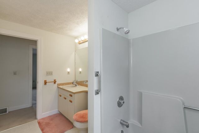 214 Winding Pond Road, Londonderry, NH 03053