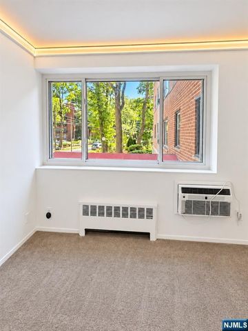 2345 Linwood Avenue 1A, Fort Lee, NJ 07024