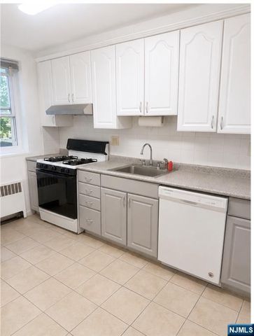 2345 Linwood Avenue 1A, Fort Lee, NJ 07024