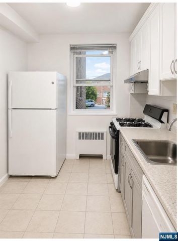 2345 Linwood Avenue 1A, Fort Lee, NJ 07024