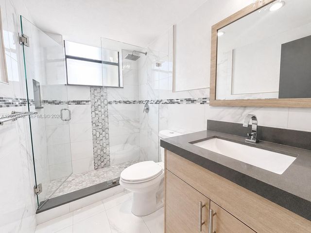 1825 W 44th Pl 501, Hialeah, FL 33012