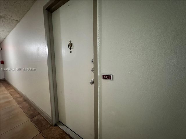 1825 W 44th Pl 501, Hialeah, FL 33012