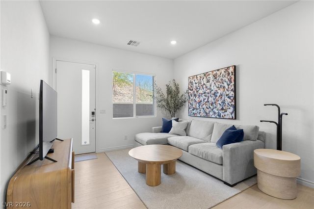 153 Juliette Pointe Lane, Henderson, NV 89011
