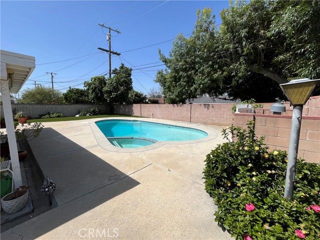 11155 Gaviota, Granada Hills (los Angeles), CA 91344