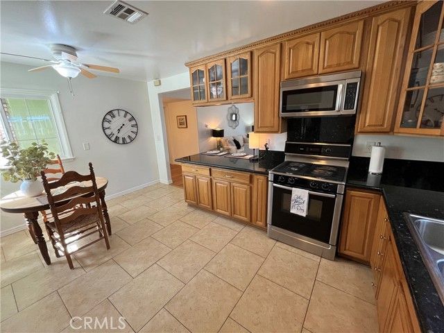 11155 Gaviota, Granada Hills (los Angeles), CA 91344