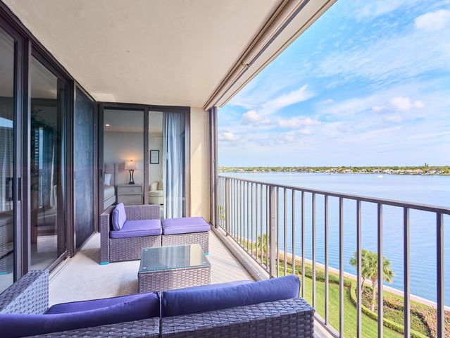 124 Lakeshore Drive 829, North Palm Beach, FL 33408