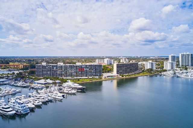 124 Lakeshore Drive 829, North Palm Beach, FL 33408