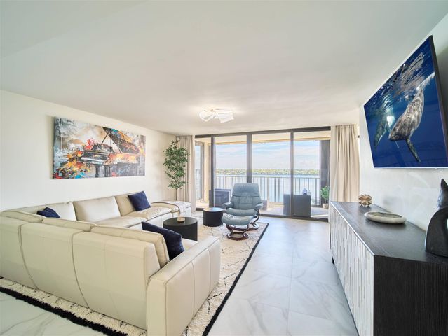 124 Lakeshore Drive 829, North Palm Beach, FL 33408