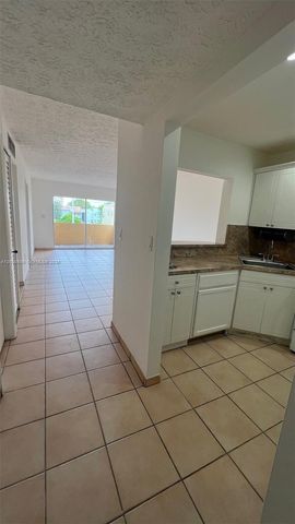 6070 W 18th Avenue 323, Hialeah, FL 33012