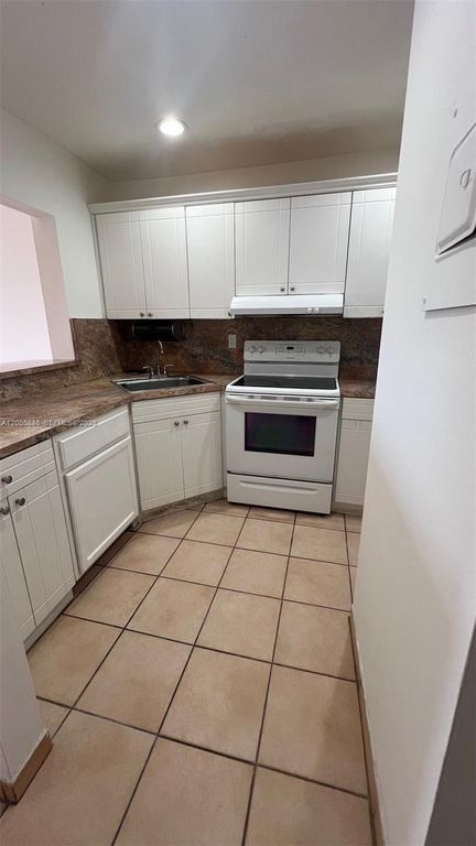 6070 W 18th Avenue 323, Hialeah, FL 33012