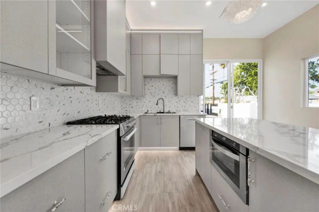 8149 Saint Clair Avenue, North Hollywood, CA 91605