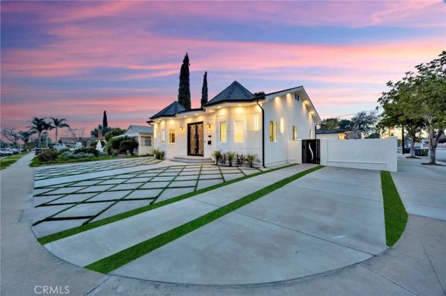 8149 Saint Clair Avenue, North Hollywood, CA 91605