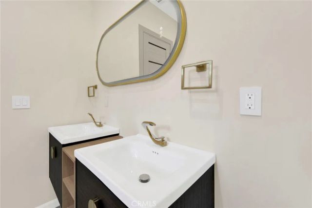 8149 Saint Clair Avenue, North Hollywood, CA 91605