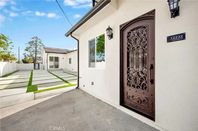 8149 Saint Clair Avenue, North Hollywood, CA 91605